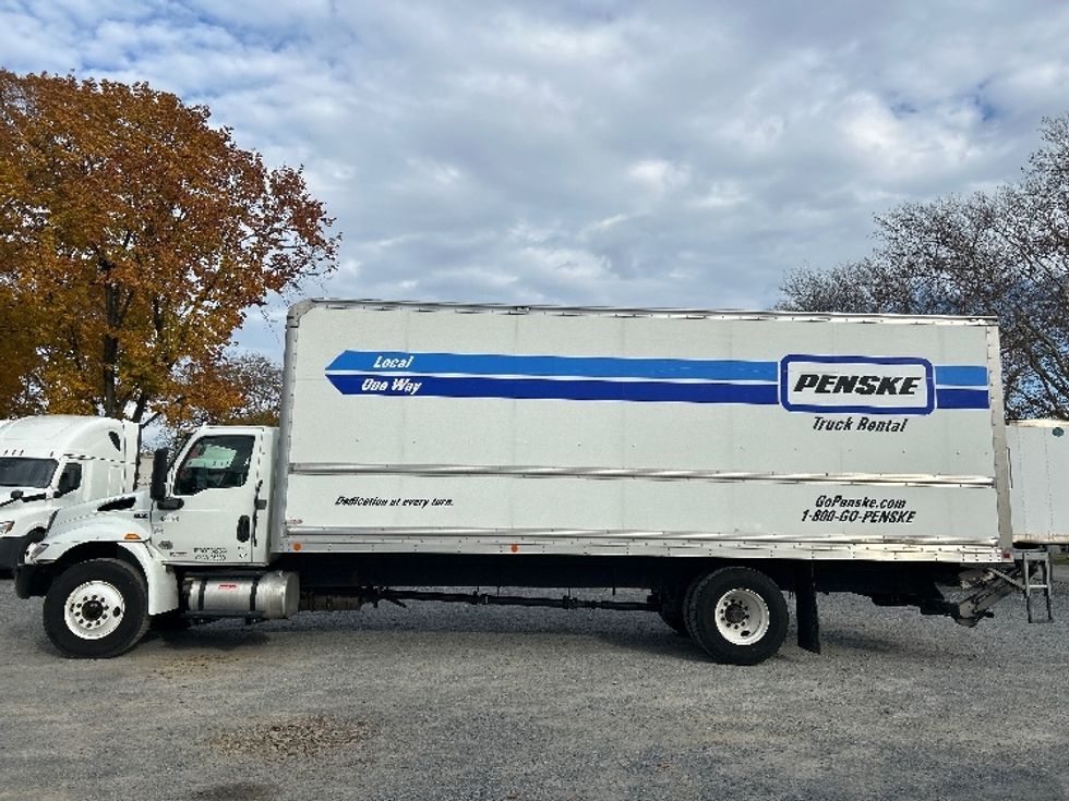 Medium Duty Box Truck-Light and Medium Duty Trucks-International-2022-MV607-Harrisburg-PA-214,588\n\t\tmiles-$ 49,000 - Image 4