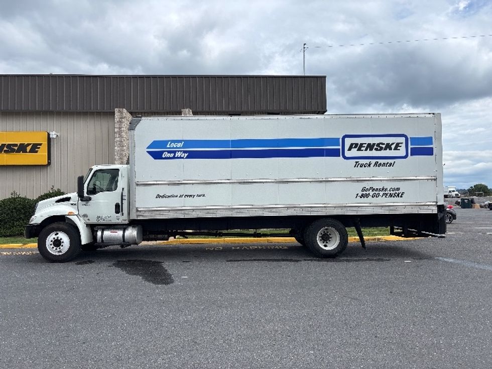 Medium Duty Box Truck-Light and Medium Duty Trucks-International-2022-MV607-Harrisonburg-VA-220,678\n\t\tmiles-$ 45,500 - Image 4