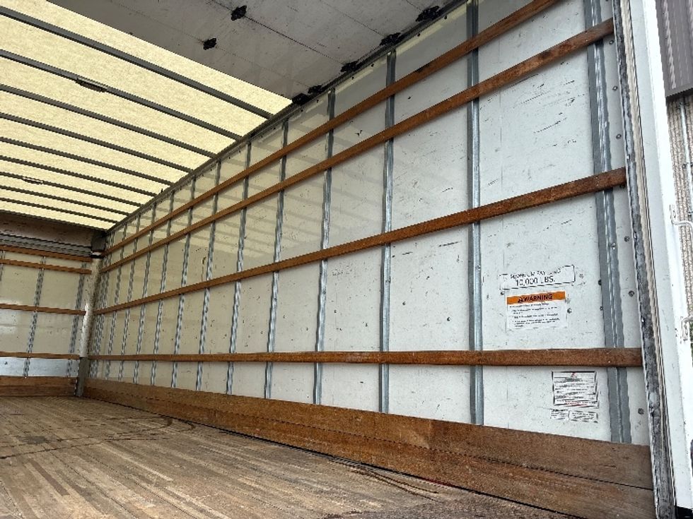 Medium Duty Box Truck-Light and Medium Duty Trucks-International-2022-MV607-Harrisonburg-VA-220,678\n\t\tmiles-$ 45,500 - Image 12