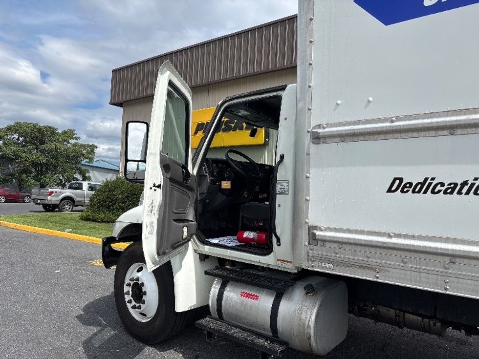 Medium Duty Box Truck-Light and Medium Duty Trucks-International-2022-MV607-Harrisonburg-VA-220,678\n\t\tmiles-$ 45,500 - Image 16