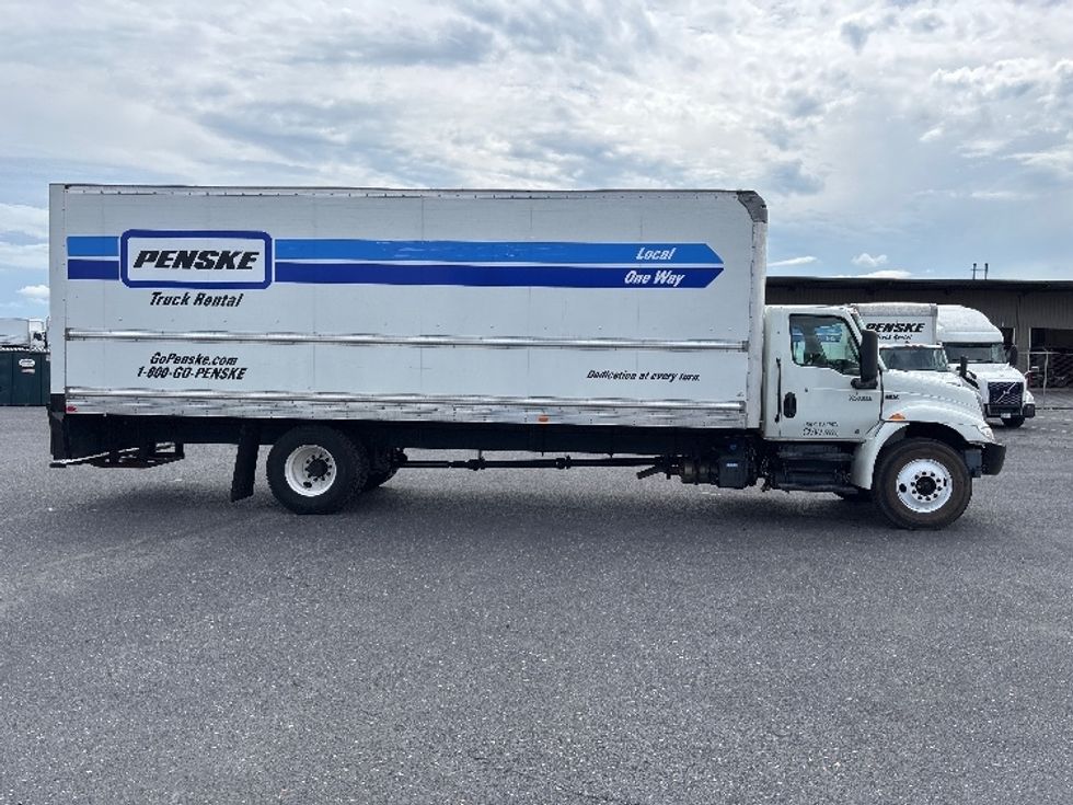 Medium Duty Box Truck-Light and Medium Duty Trucks-International-2022-MV607-Harrisonburg-VA-220,678\n\t\tmiles-$ 45,500 - Image 15