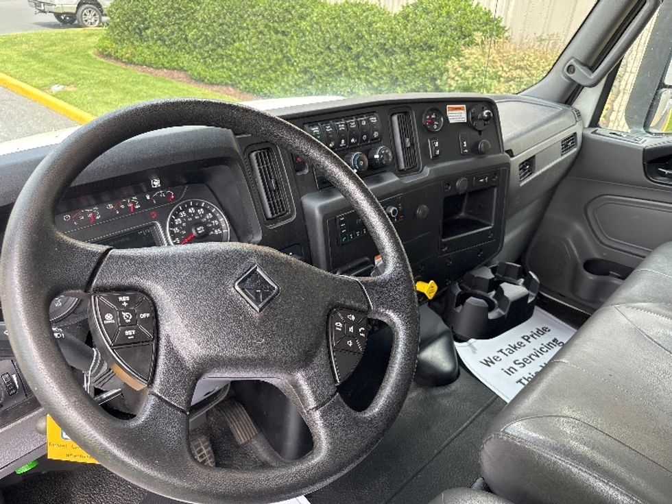 Medium Duty Box Truck-Light and Medium Duty Trucks-International-2022-MV607-Harrisonburg-VA-220,678\n\t\tmiles-$ 45,500 - Image 17