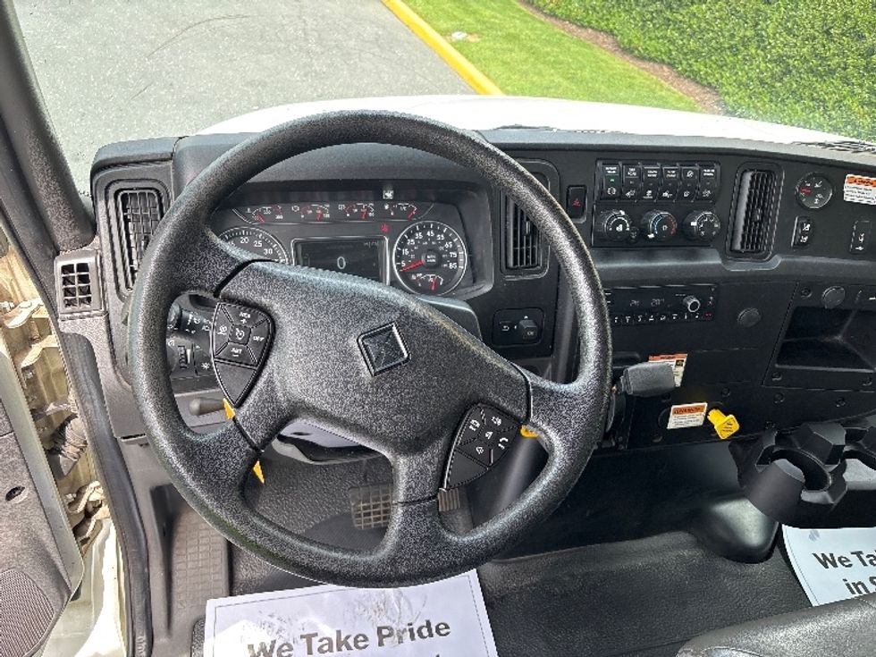 Medium Duty Box Truck-Light and Medium Duty Trucks-International-2022-MV607-Harrisonburg-VA-220,678\n\t\tmiles-$ 45,500 - Image 18
