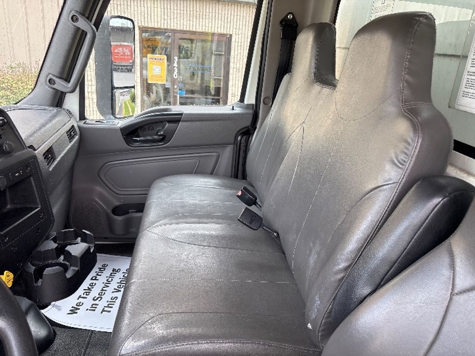 Medium Duty Box Truck-Light and Medium Duty Trucks-International-2022-MV607-Harrisonburg-VA-220,678\n\t\tmiles-$ 45,500 - Image 19