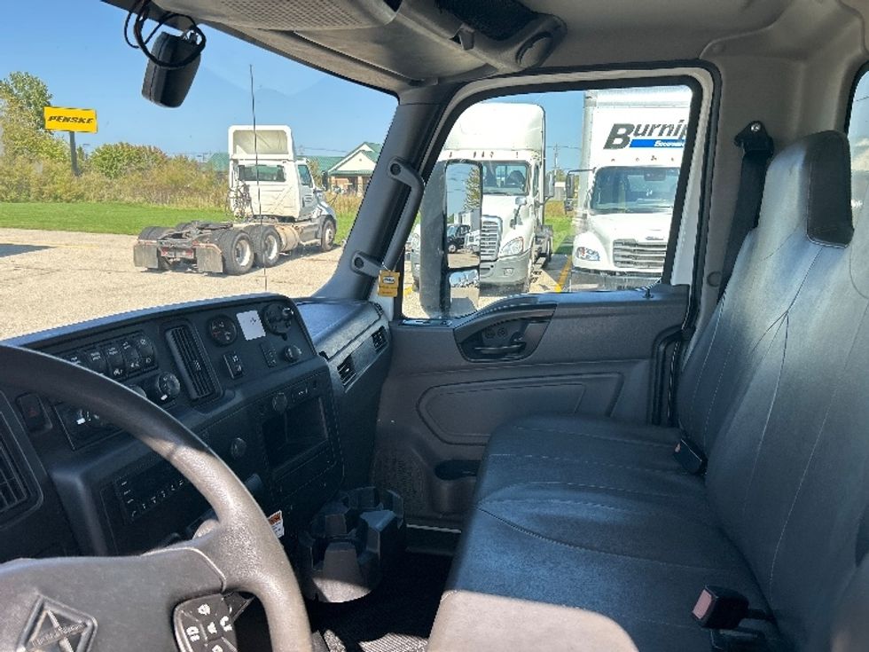 Medium Duty Box Truck-Light and Medium Duty Trucks-International-2022-MV607-Holland-MI-203,939\n\t\tmiles-$ 51,750 - Image 19