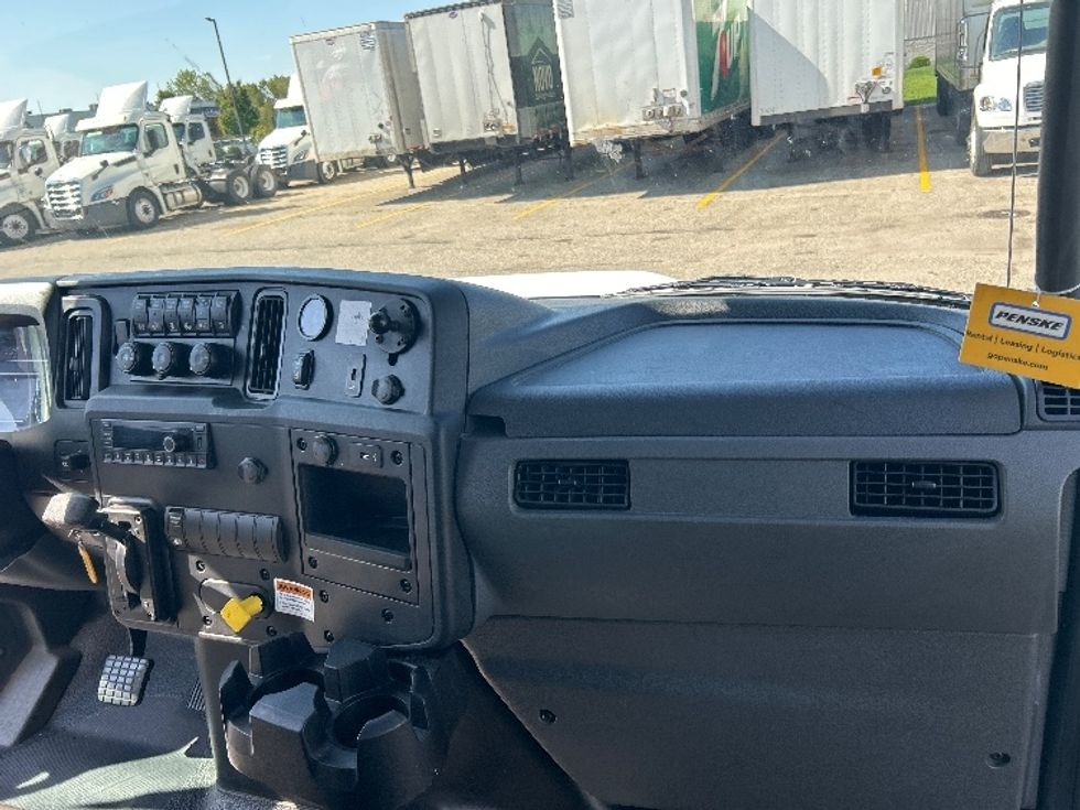 Medium Duty Box Truck-Light and Medium Duty Trucks-International-2022-MV607-Holland-MI-203,939\n\t\tmiles-$ 51,750 - Image 21