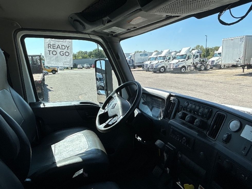 Medium Duty Box Truck-Light and Medium Duty Trucks-International-2022-MV607-Holland-MI-203,939\n\t\tmiles-$ 51,750 - Image 22