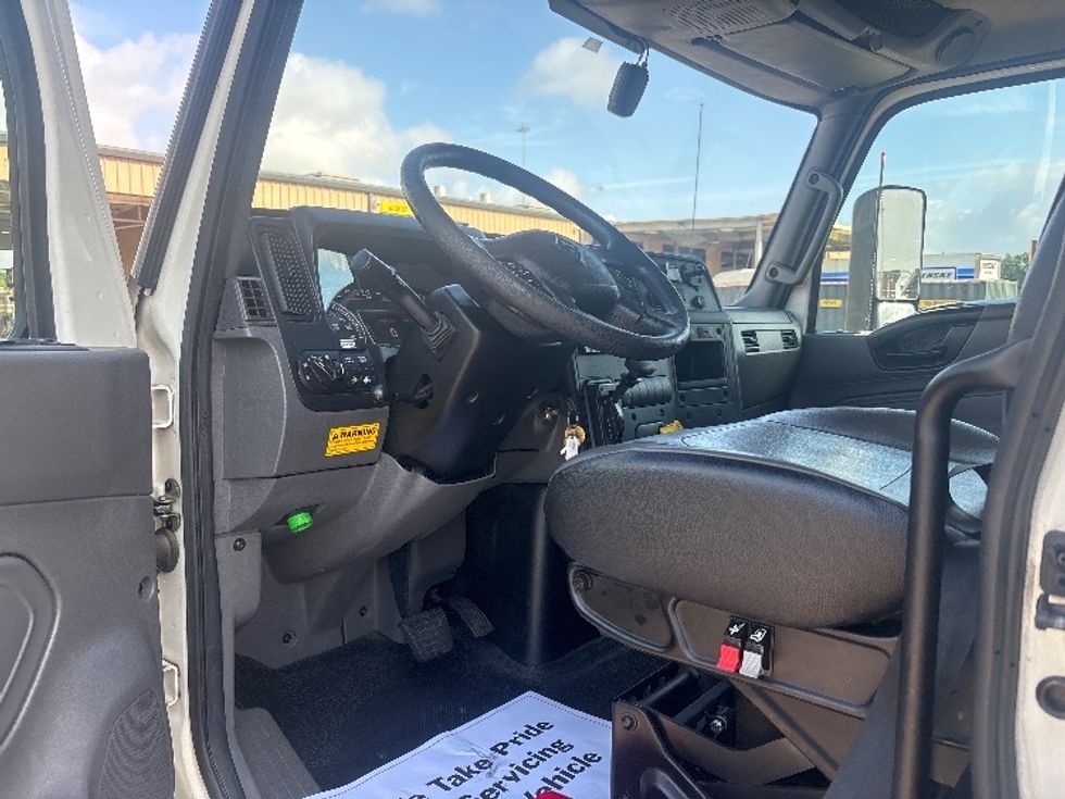 Medium Duty Box Truck-Light and Medium Duty Trucks-International-2022-MV607-Homewood-AL-98,005\n\t\tmiles-$ 79,500 - Image 16