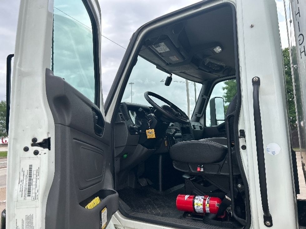 Medium Duty Box Truck-Light and Medium Duty Trucks-International-2022-MV607-Houston-TX-103,711\n\t\tmiles-$ 73,750 - Image 16
