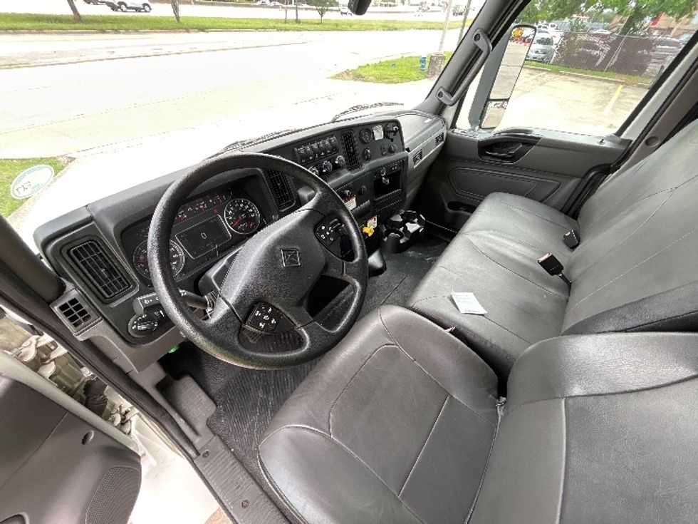 Medium Duty Box Truck-Light and Medium Duty Trucks-International-2022-MV607-Houston-TX-103,711\n\t\tmiles-$ 73,750 - Image 17