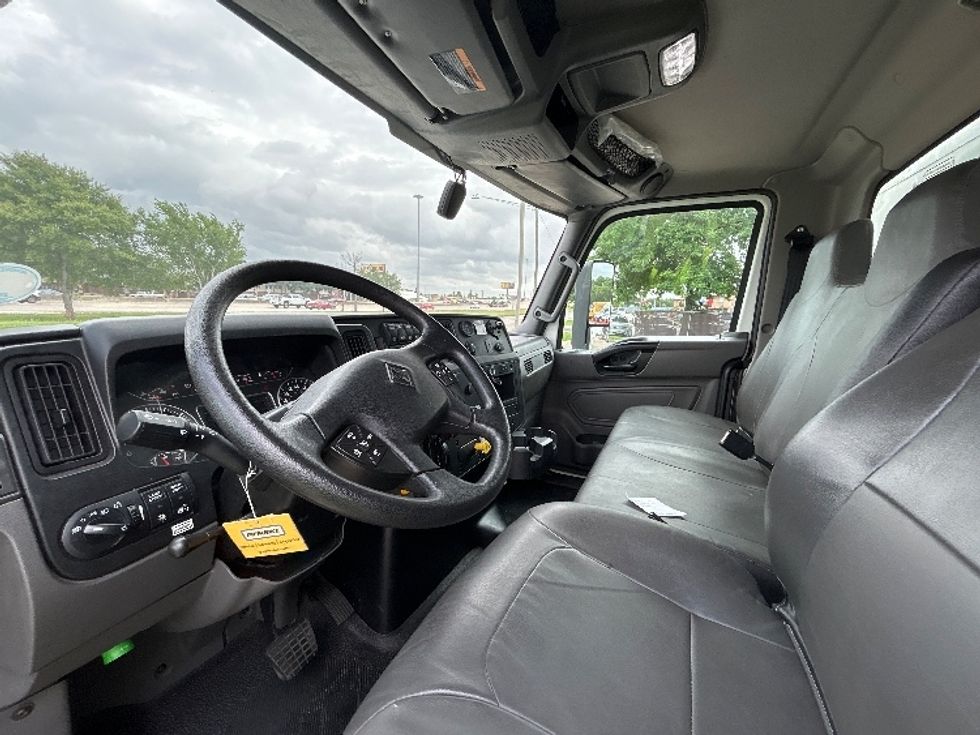 Medium Duty Box Truck-Light and Medium Duty Trucks-International-2022-MV607-Houston-TX-103,711\n\t\tmiles-$ 73,750 - Image 19