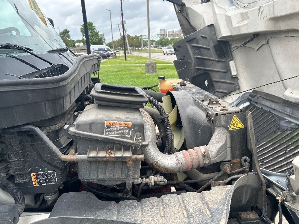 Medium Duty Box Truck-Light and Medium Duty Trucks-International-2022-MV607-Houston-TX-103,711\n\t\tmiles-$ 73,750 - Image 23