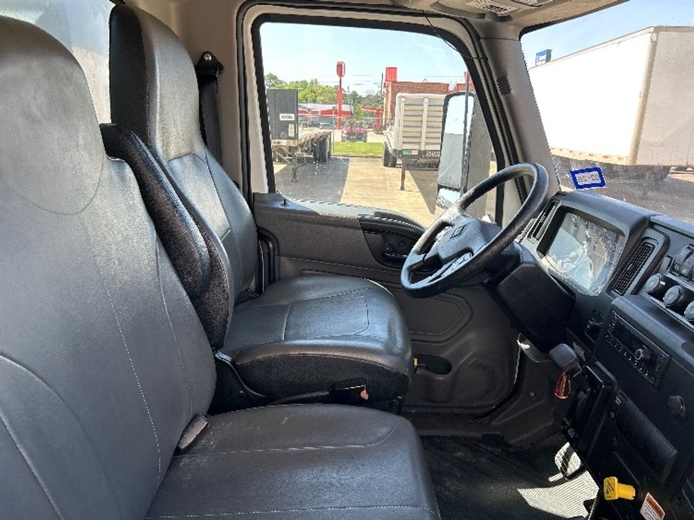 Medium Duty Box Truck-Light and Medium Duty Trucks-International-2022-MV607-Houston-TX-114,423\n\t\tmiles-$ 72,750 - Image 22