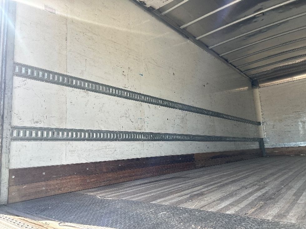 Medium Duty Box Truck-Light and Medium Duty Trucks-International-2022-MV607-Houston-TX-128,809\n\t\tmiles-$ 66,250 - Image 11