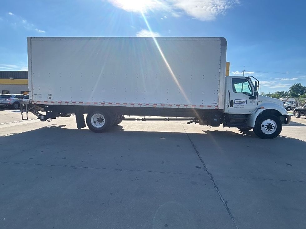 Medium Duty Box Truck-Light and Medium Duty Trucks-International-2022-MV607-Houston-TX-128,809\n\t\tmiles-$ 66,250 - Image 15