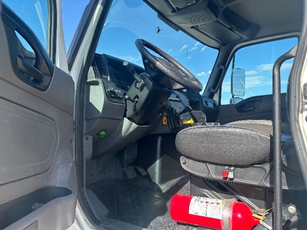 Medium Duty Box Truck-Light and Medium Duty Trucks-International-2022-MV607-Houston-TX-128,809\n\t\tmiles-$ 66,250 - Image 16