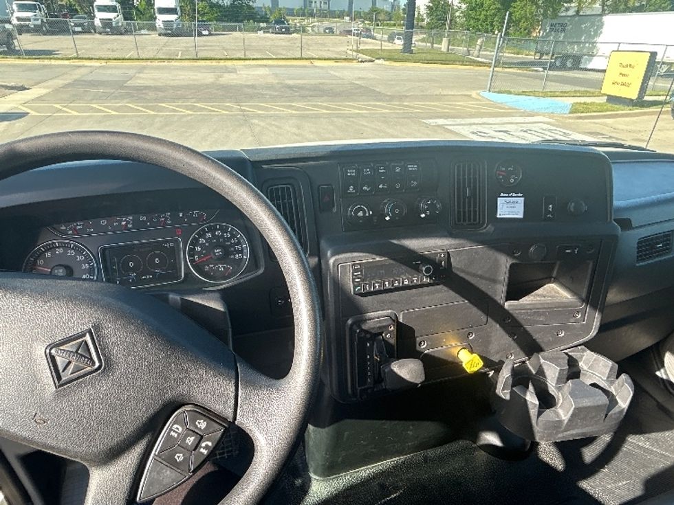 Medium Duty Box Truck-Light and Medium Duty Trucks-International-2022-MV607-Houston-TX-128,809\n\t\tmiles-$ 66,250 - Image 18