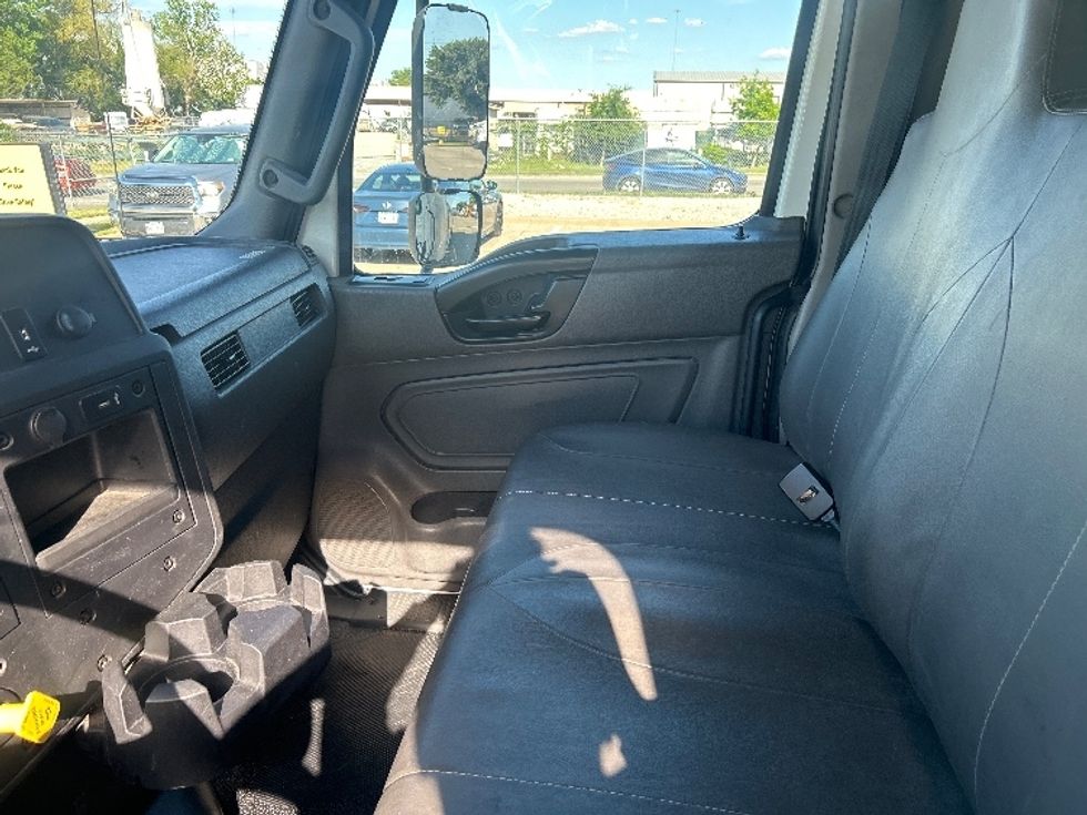 Medium Duty Box Truck-Light and Medium Duty Trucks-International-2022-MV607-Houston-TX-128,809\n\t\tmiles-$ 66,250 - Image 19