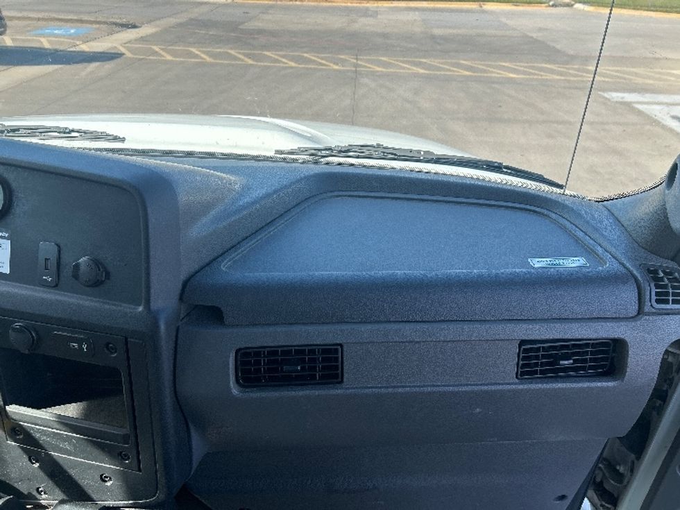 Medium Duty Box Truck-Light and Medium Duty Trucks-International-2022-MV607-Houston-TX-128,809\n\t\tmiles-$ 66,250 - Image 21