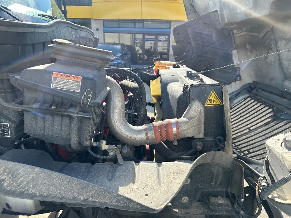 Medium Duty Box Truck-Light and Medium Duty Trucks-International-2022-MV607-Houston-TX-128,809\n\t\tmiles-$ 66,250 - Image 23