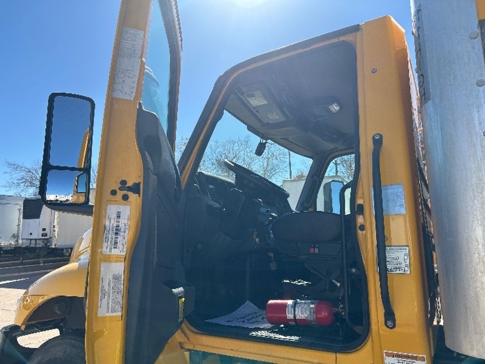 Medium Duty Box Truck-Light and Medium Duty Trucks-International-2022-MV607-Houston-TX-205,212\n\t\tmiles-$ 47,500 - Image 16