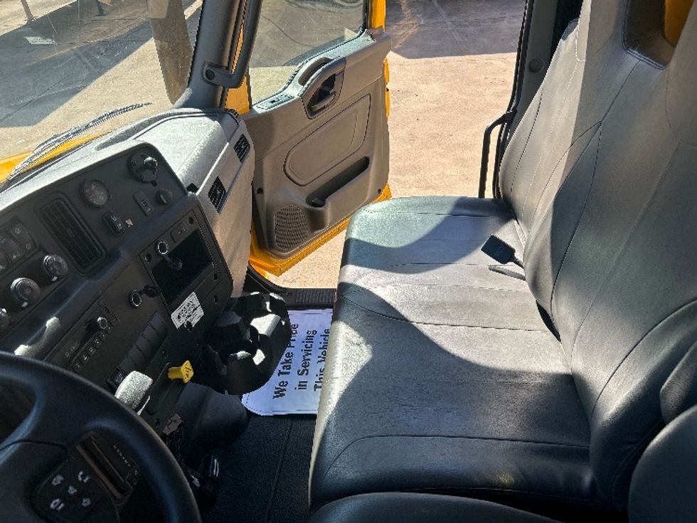 Medium Duty Box Truck-Light and Medium Duty Trucks-International-2022-MV607-Houston-TX-205,212\n\t\tmiles-$ 47,500 - Image 19