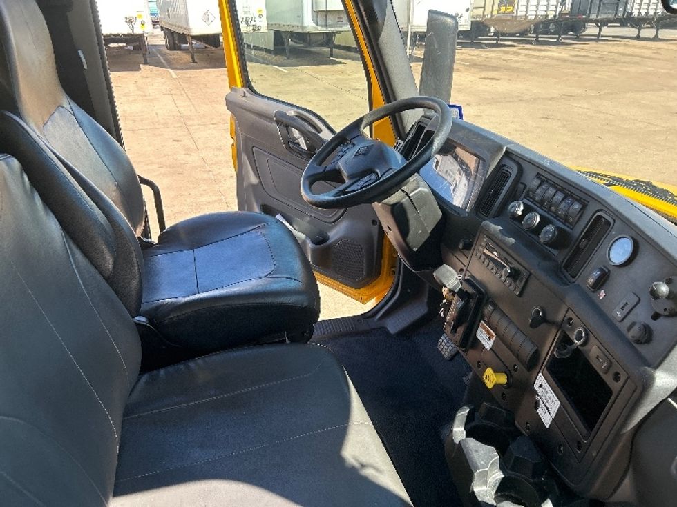 Medium Duty Box Truck-Light and Medium Duty Trucks-International-2022-MV607-Houston-TX-205,212\n\t\tmiles-$ 47,500 - Image 23