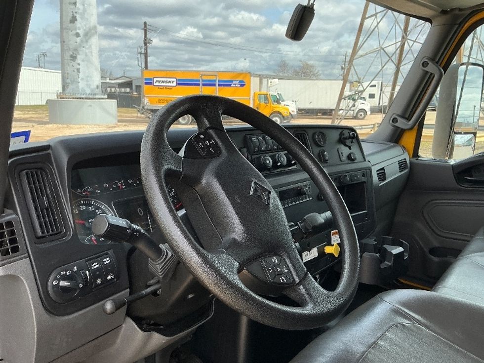 Medium Duty Box Truck-Light and Medium Duty Trucks-International-2022-MV607-Houston-TX-208,589\n\t\tmiles-$ 46,750 - Image 17