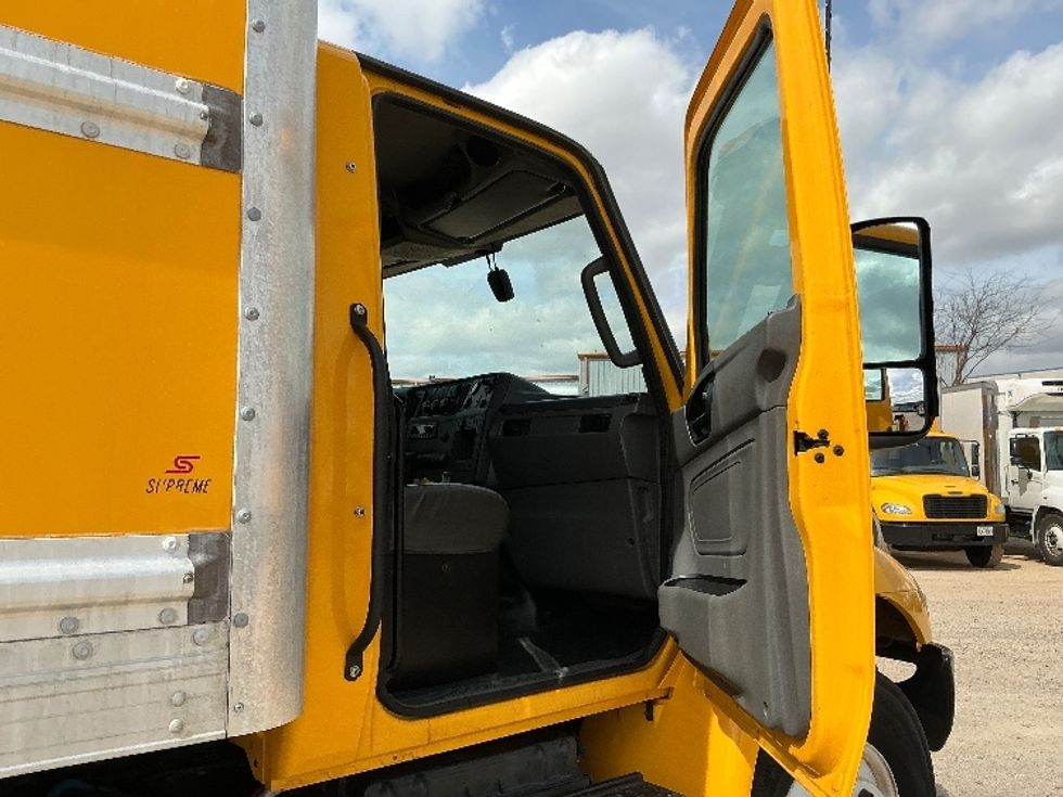 Medium Duty Box Truck-Light and Medium Duty Trucks-International-2022-MV607-Houston-TX-208,589\n\t\tmiles-$ 46,750 - Image 20