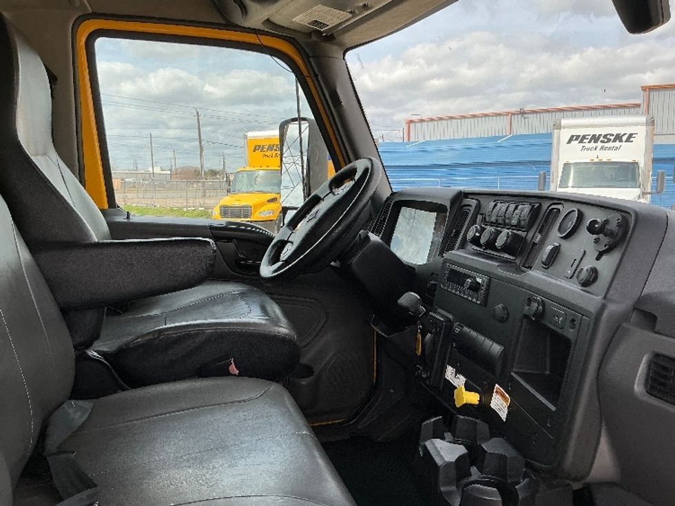 Medium Duty Box Truck-Light and Medium Duty Trucks-International-2022-MV607-Houston-TX-208,589\n\t\tmiles-$ 46,750 - Image 22