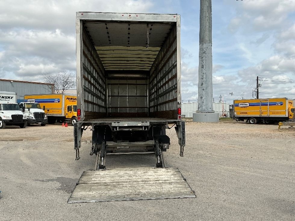 Medium Duty Box Truck-Light and Medium Duty Trucks-International-2022-MV607-Houston-TX-208,589\n\t\tmiles-$ 46,750 - Image 9