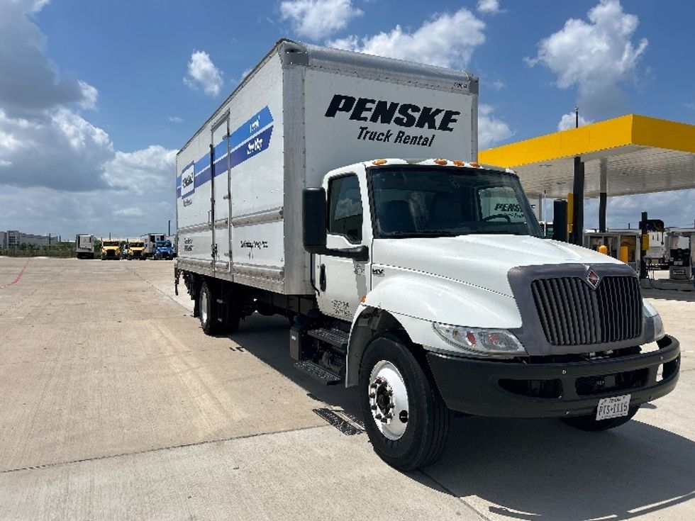Medium Duty Box Truck-Light and Medium Duty Trucks-International-2022-MV607-Houston-TX-221,535\n\t\tmiles-$ 50,250 - Image 1