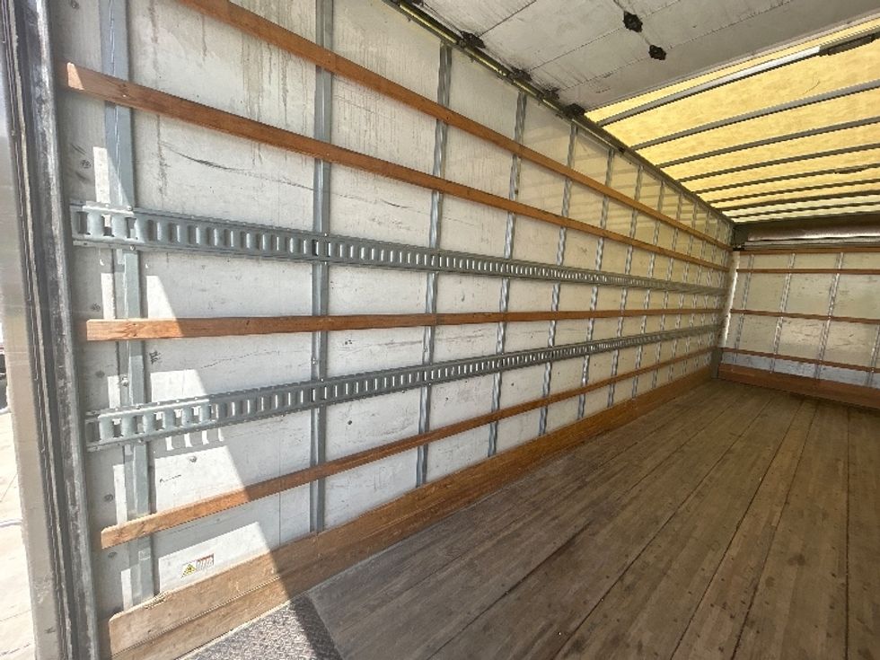 Medium Duty Box Truck-Light and Medium Duty Trucks-International-2022-MV607-Houston-TX-221,535\n\t\tmiles-$ 50,250 - Image 11