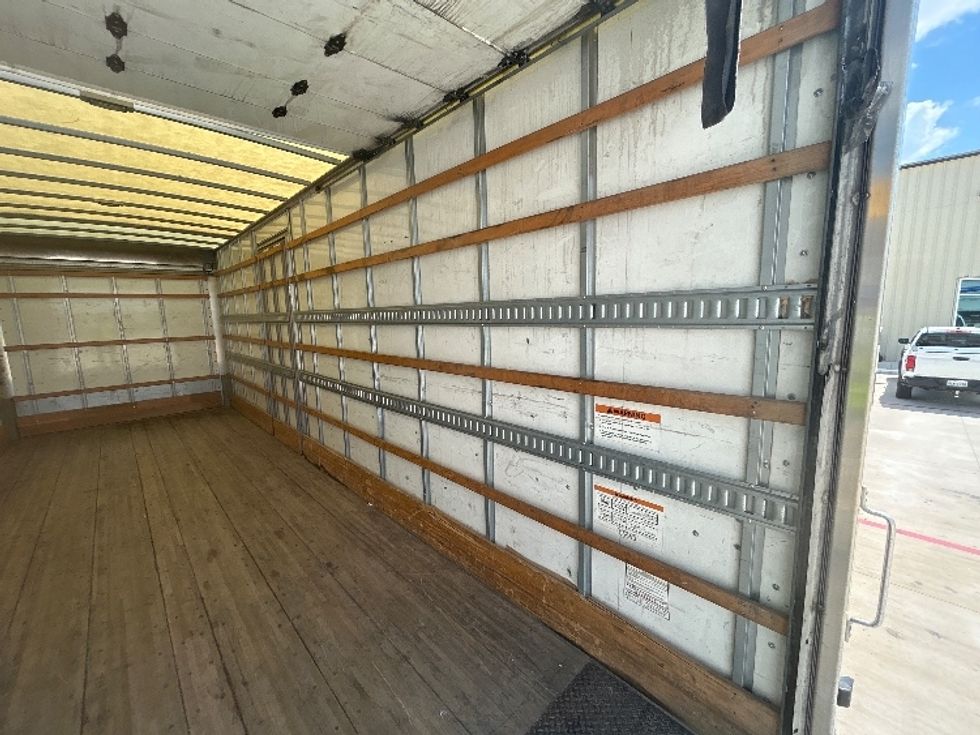 Medium Duty Box Truck-Light and Medium Duty Trucks-International-2022-MV607-Houston-TX-221,535\n\t\tmiles-$ 50,250 - Image 12