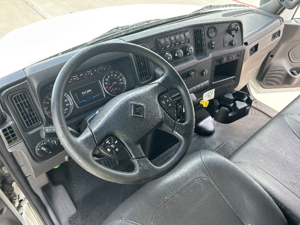 Medium Duty Box Truck-Light and Medium Duty Trucks-International-2022-MV607-Houston-TX-221,535\n\t\tmiles-$ 50,250 - Image 17