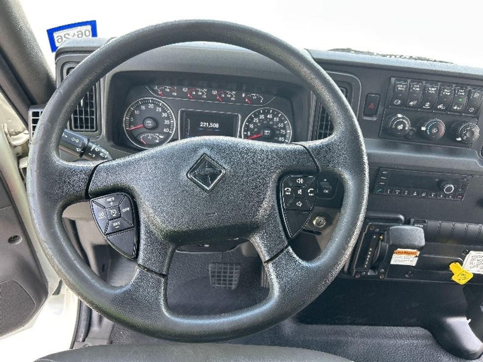 Medium Duty Box Truck-Light and Medium Duty Trucks-International-2022-MV607-Houston-TX-221,535\n\t\tmiles-$ 50,250 - Image 18
