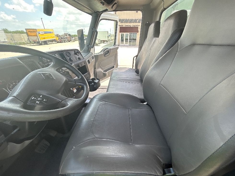 Medium Duty Box Truck-Light and Medium Duty Trucks-International-2022-MV607-Houston-TX-221,535\n\t\tmiles-$ 50,250 - Image 19