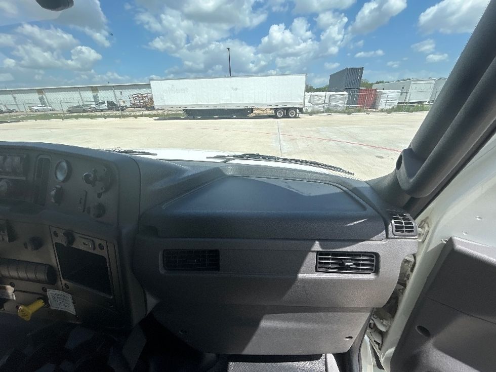 Medium Duty Box Truck-Light and Medium Duty Trucks-International-2022-MV607-Houston-TX-221,535\n\t\tmiles-$ 50,250 - Image 21