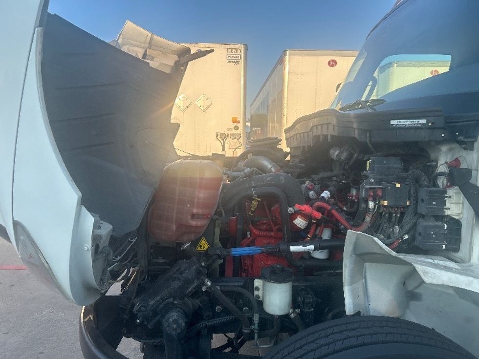 Medium Duty Box Truck-Light and Medium Duty Trucks-International-2022-MV607-Houston-TX-221,535\n\t\tmiles-$ 50,250 - Image 24