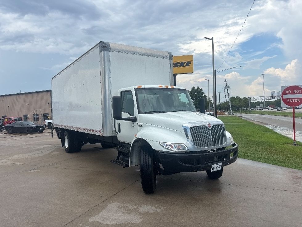 Medium Duty Box Truck-Light and Medium Duty Trucks-International-2022-MV607-Houston-TX-22,691\n\t\tmiles-$ 82,500 - Image 1