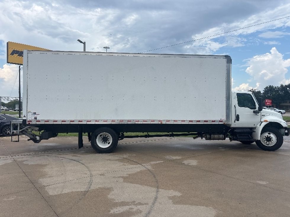 Medium Duty Box Truck-Light and Medium Duty Trucks-International-2022-MV607-Houston-TX-22,691\n\t\tmiles-$ 82,500 - Image 15