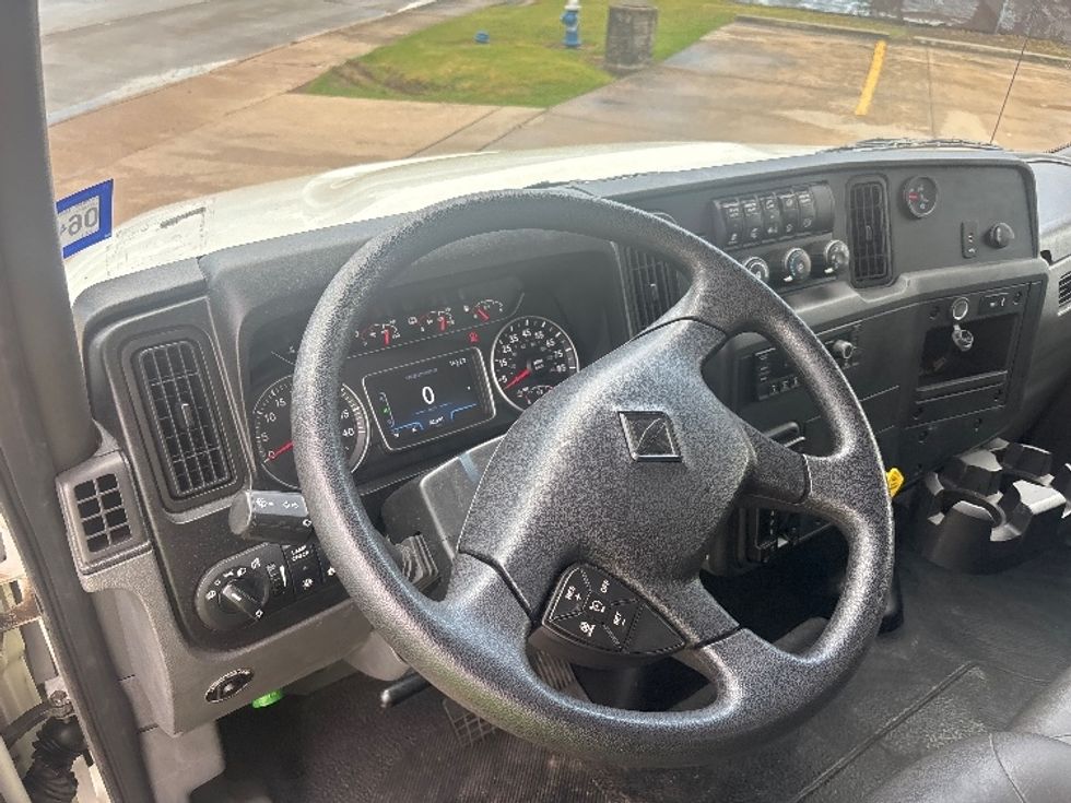 Medium Duty Box Truck-Light and Medium Duty Trucks-International-2022-MV607-Houston-TX-22,691\n\t\tmiles-$ 82,500 - Image 17
