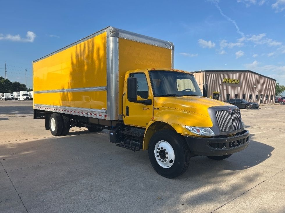 Medium Duty Box Truck-Light and Medium Duty Trucks-International-2022-MV607-Houston-TX-237,454\n\t\tmiles-$ 38,000 - Image 1
