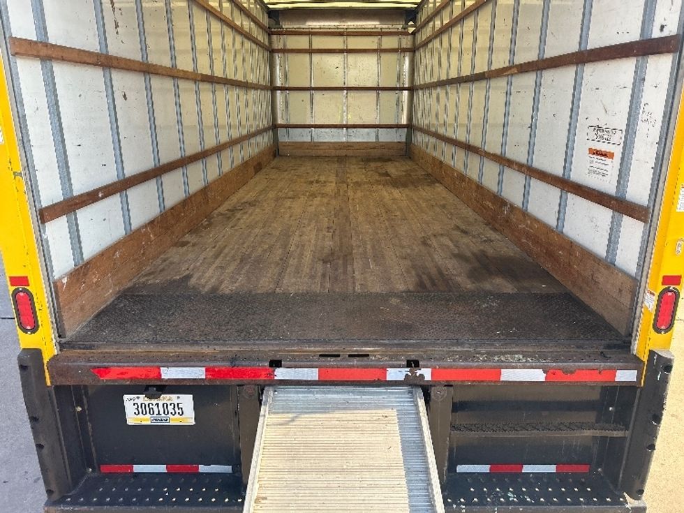 Medium Duty Box Truck-Light and Medium Duty Trucks-International-2022-MV607-Houston-TX-237,454\n\t\tmiles-$ 38,000 - Image 10