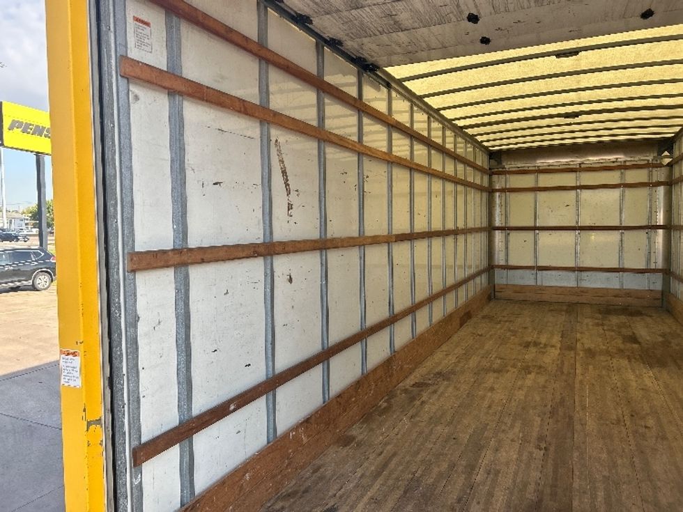 Medium Duty Box Truck-Light and Medium Duty Trucks-International-2022-MV607-Houston-TX-237,454\n\t\tmiles-$ 38,000 - Image 11