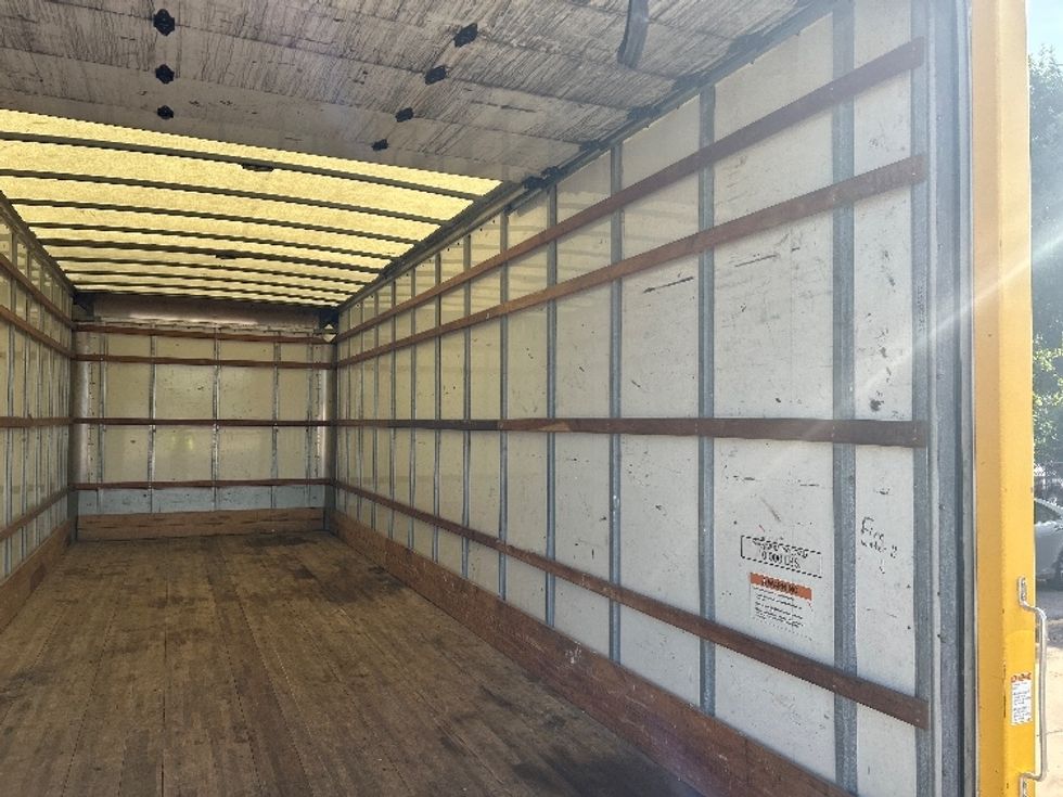 Medium Duty Box Truck-Light and Medium Duty Trucks-International-2022-MV607-Houston-TX-237,454\n\t\tmiles-$ 38,000 - Image 12