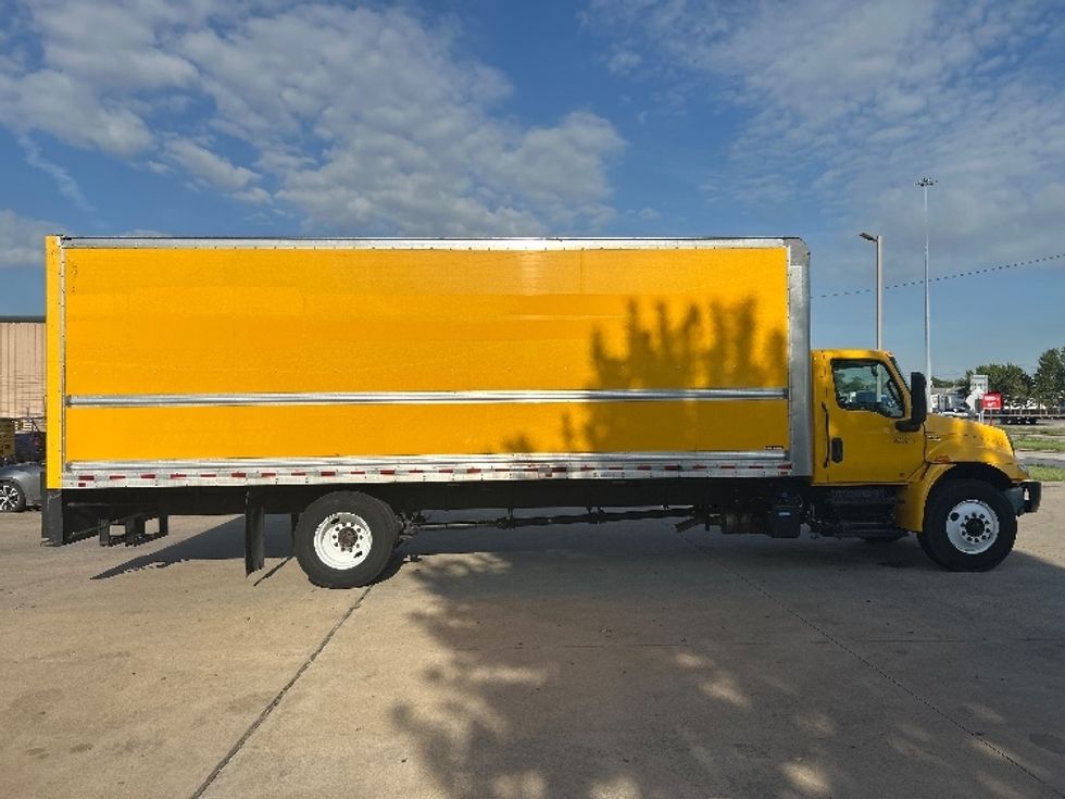 Medium Duty Box Truck-Light and Medium Duty Trucks-International-2022-MV607-Houston-TX-237,454\n\t\tmiles-$ 38,000 - Image 15