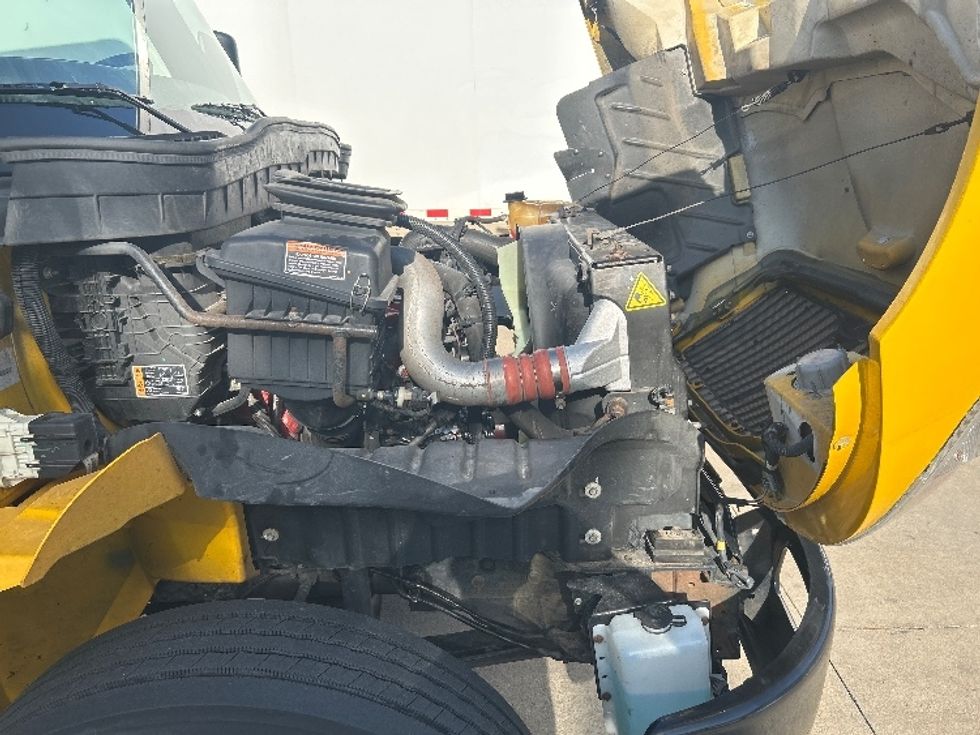 Medium Duty Box Truck-Light and Medium Duty Trucks-International-2022-MV607-Houston-TX-237,454\n\t\tmiles-$ 38,000 - Image 22