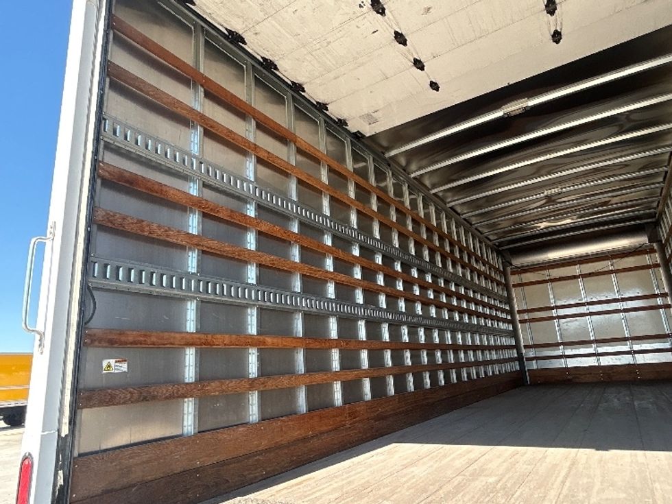 Medium Duty Box Truck-Light and Medium Duty Trucks-International-2022-MV607-Houston-TX-255,003\n\t\tmiles-$ 44,000 - Image 11