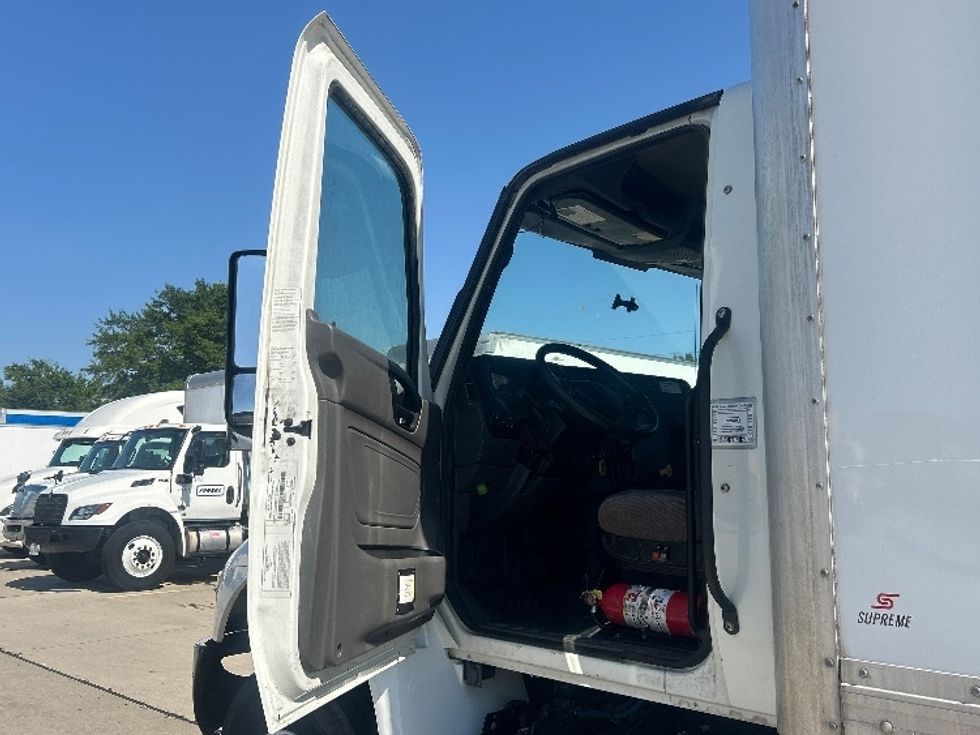 Medium Duty Box Truck-Light and Medium Duty Trucks-International-2022-MV607-Houston-TX-255,003\n\t\tmiles-$ 44,000 - Image 16